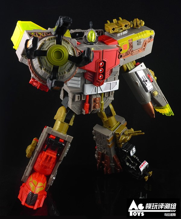 Transformers Platinum Edition Omega Supreme In Hand Image  (23 of 33)